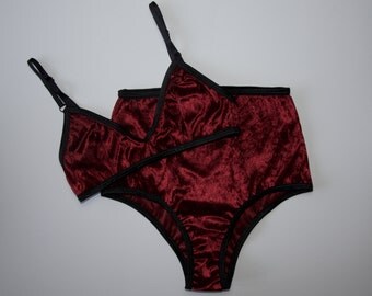 ON SALE Velvet lingerie set in oxblood