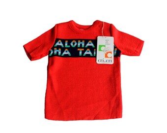 VINTAGE 70's / enfant / pull manches courtes / tricot acrylique rouge / Aloha Tahiti / stock ancien neuf / taille 1 an
