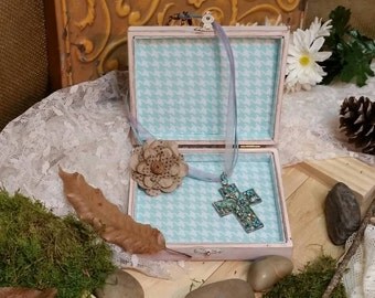 Jewelry Box, Shabby Chic Jewelry Box, Ivory Jewelry Box, Vintage Jewelry Box, Ivory, RobinsStudio, Shabby Chic, Country Box, Vintage, Rustic
