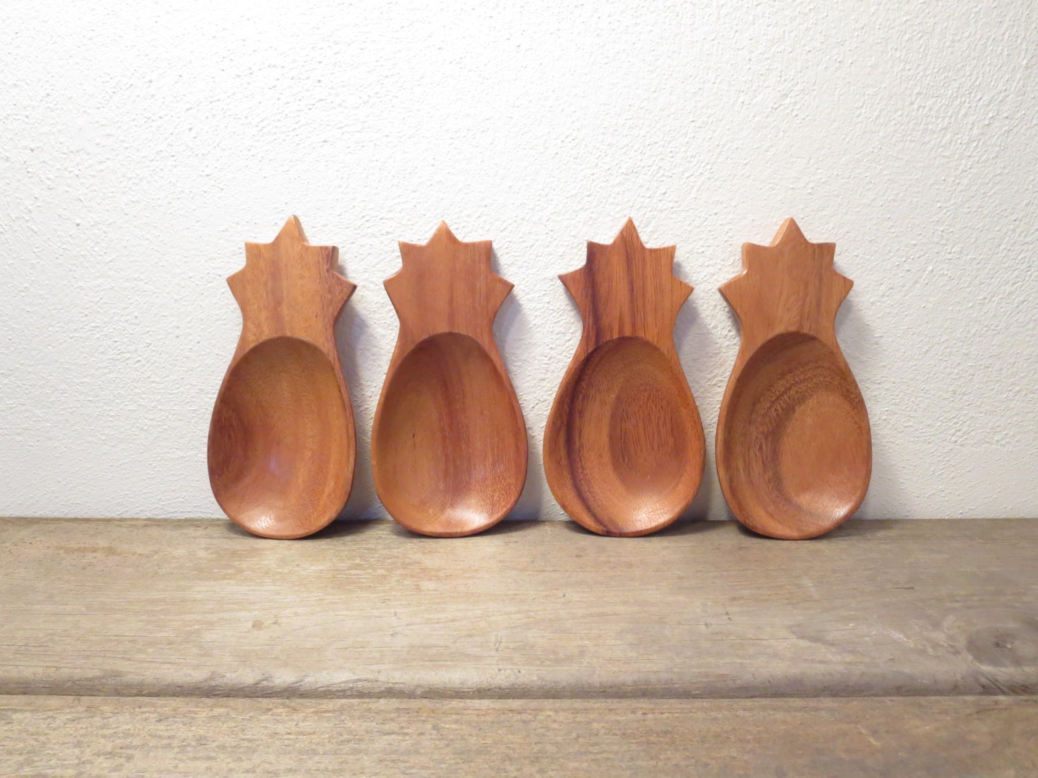 Vintage Wood Pineapple Trays / Set of 4 Pineapple by ZenDenVintage