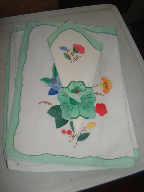 vintage placemats matching napkins floral applique placemats