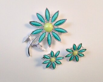 Sarah Coventry Daisy Brooch and Earrings Set / 1970's / Signed Demi Parure / Flower Brooch and Earrings Set