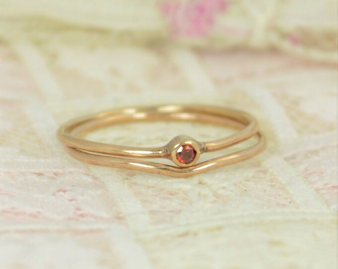Tiny Garnet Wedding Ring Set, Natural Garnet, Garnet Ring, 14K Solid Rose Gold, Rose Gold Ring, Solid Rose Gold, January Birthstone, Alari