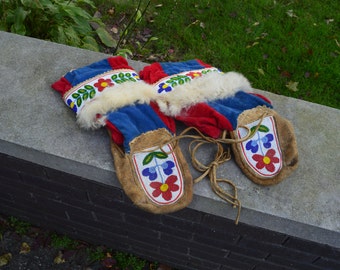 Vintage Beaded Native American Mocassins Mukluks
