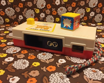 Fisher Price Pocket Camera / 1974 / At The Zoo / Play Pretend / Educational Toy