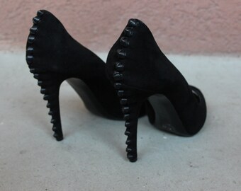 Alexander Mc Queen Black Suede Pumps - Size Eu37.5 / Us7.5