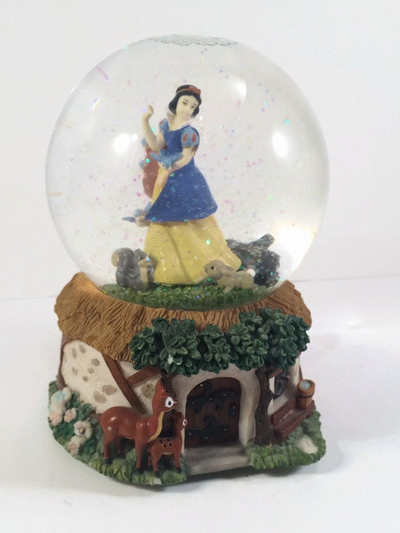 snow white snow globe disney snow globe disney princesses snow white snow globe disney snow globe disney princesses