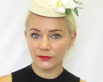 Cream Ivory Flower Pillbox Hat Fascinator Rockabilly Vtg Hair Races 1940s 465