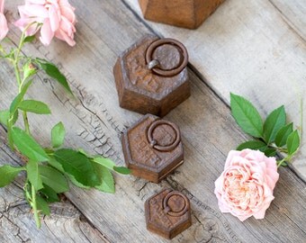 Set of 6 French Vintage Cast Iron Scale Weight - Primitive / Rustic - Free Shipping Within the USA