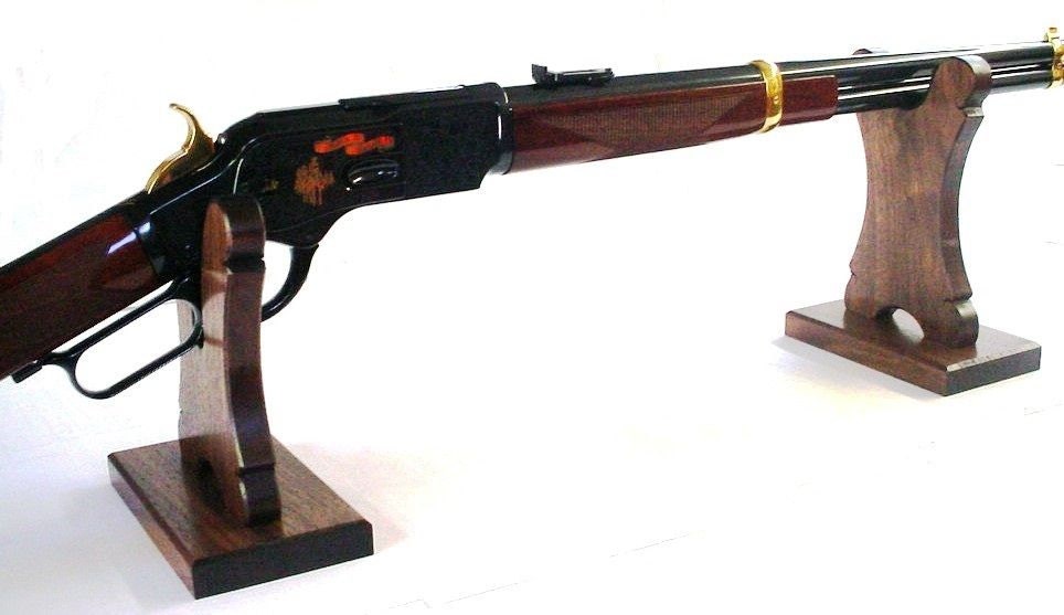 Walnut Wooden Gun Rack Stand Table Top Mantel Display Rifle