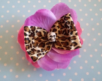 Hair clip and brooch rockabilly style