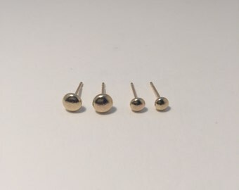 Small 9ct Yellow Gold Stud Earrings