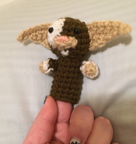 gizmo hand puppet