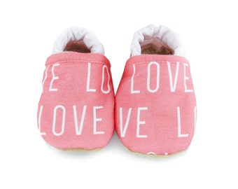love moccs, baby shoes, vegan baby moccs, crib shoes, baby booties, baby, shoes, style, babies, baby girl, soft soled shoes