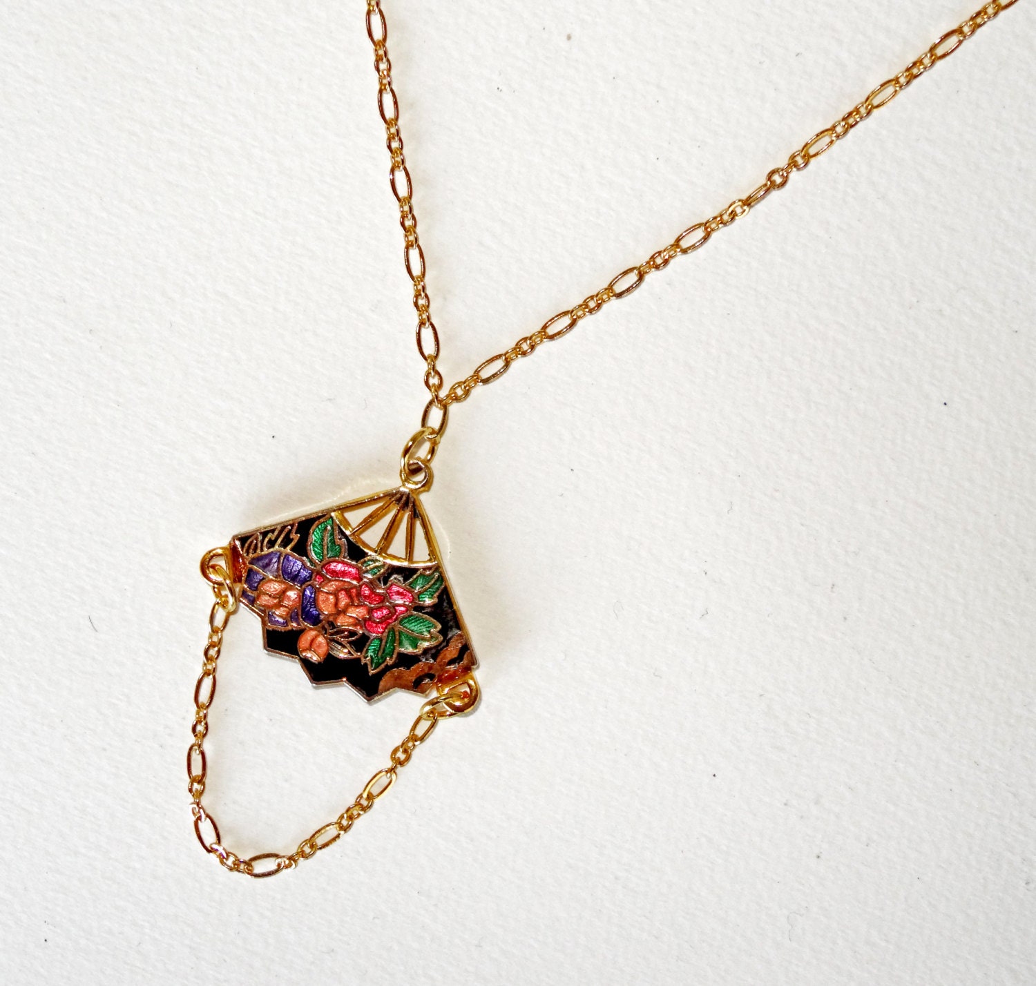 Floral Fan Pendant with Hanging Gold Chain Necklace