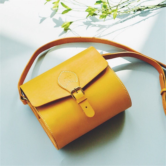 Items similar to Vegetable tanned leather satchel bag minimalist ...
