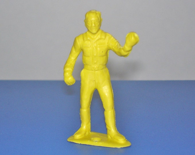 Vintage Plastic Yellow Army Man MPC Groove Hands