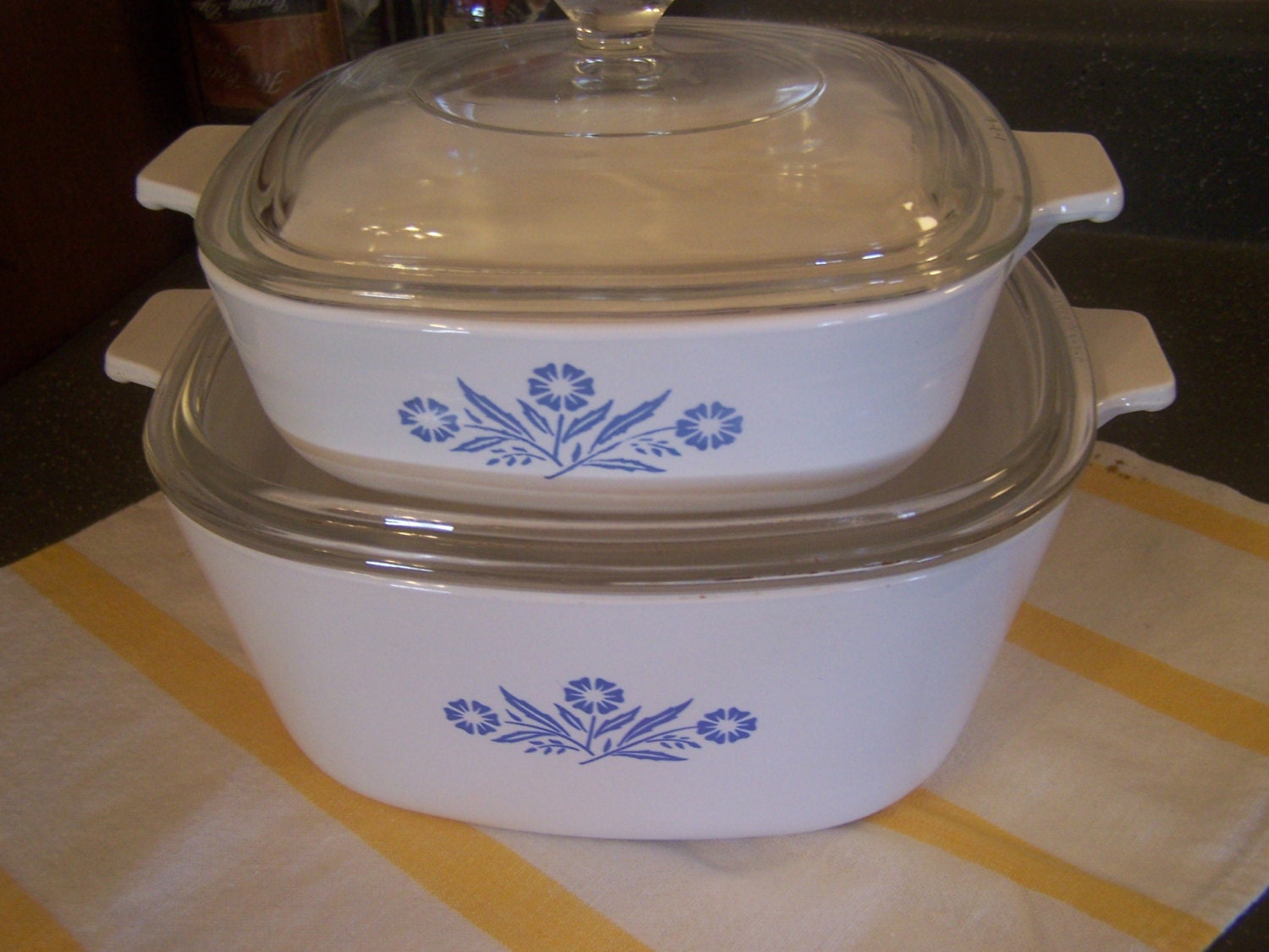 Two Cornflower Blue Corning Ware Casserole Dishes & Lids 1