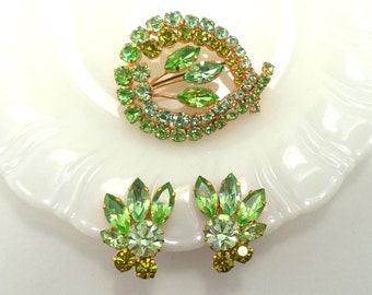 Items similar to Vintage peridot green Austrian crystal glass circle ...