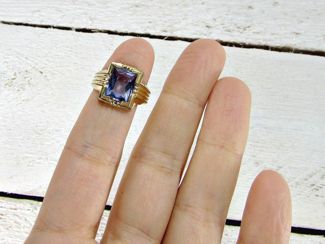 Vintage Mens Gold Pinky Ring Purple Amethyst Glass Ring 14K