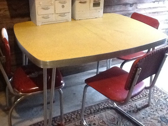 Table 1950 Yellow Formica Kitchen Chrome Legs