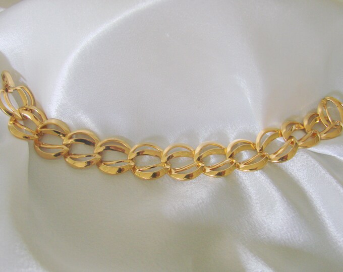 Classic NAPIER Goldtone Link Bracelet / Retro / Designer Signed / Vintage Jewelry / Jewellery