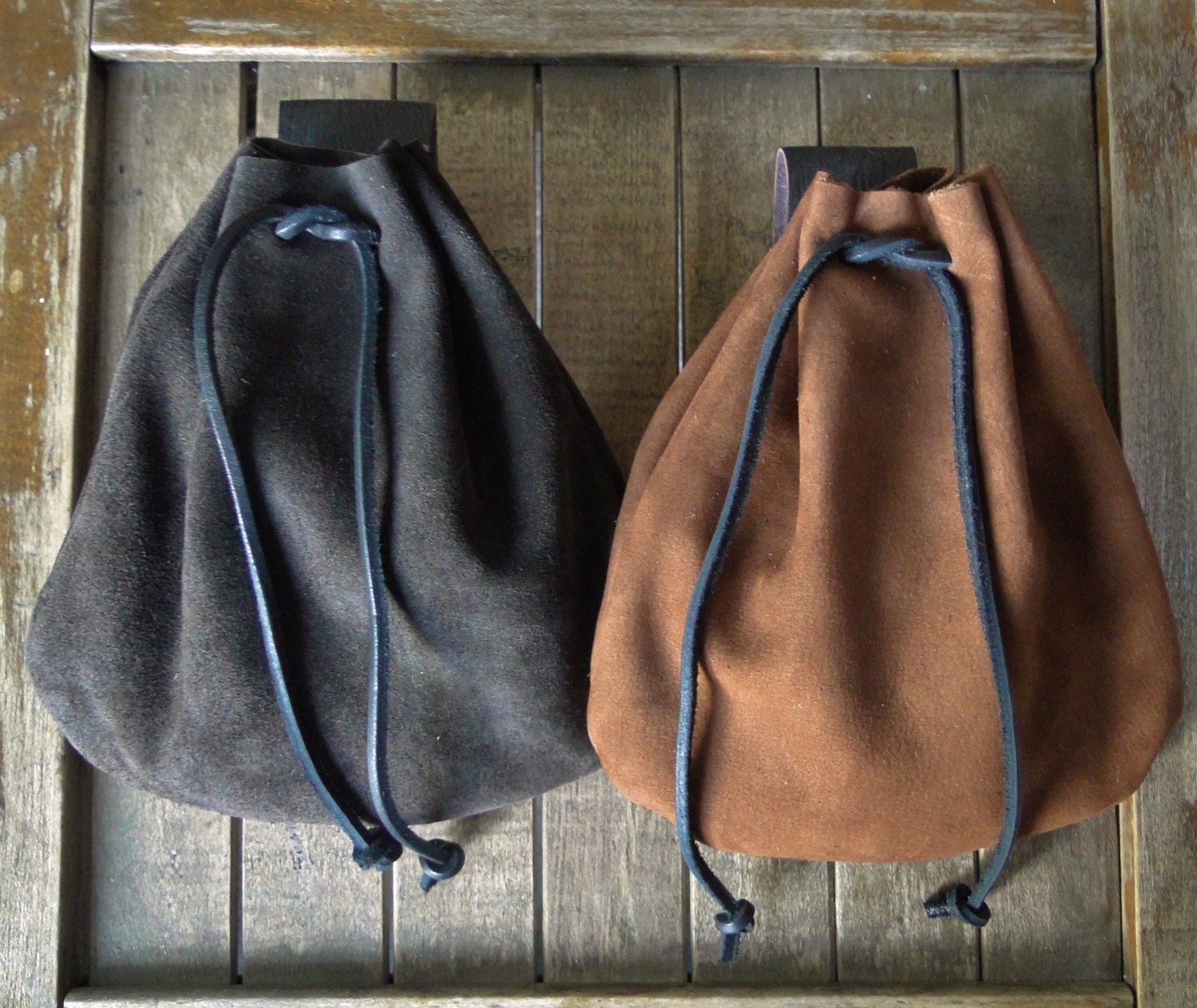 Medieval Leather Pouch, Drawstring Renaissance Bag, Medium - Choose Your Color - THE COMMONER