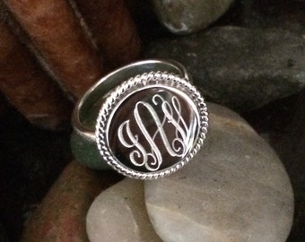 Sterling Silver Monogrammed Ring Round with Rope Edge