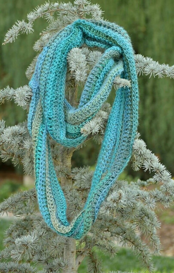 Items similar to Crochet Infinity Scarf Toddler Scarf Set Girls Scarf Set Crochet Cowl Knit