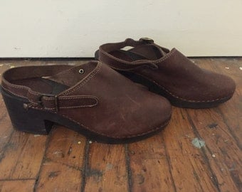 SALE Vintage Aldo Leather Platform Clogs 9