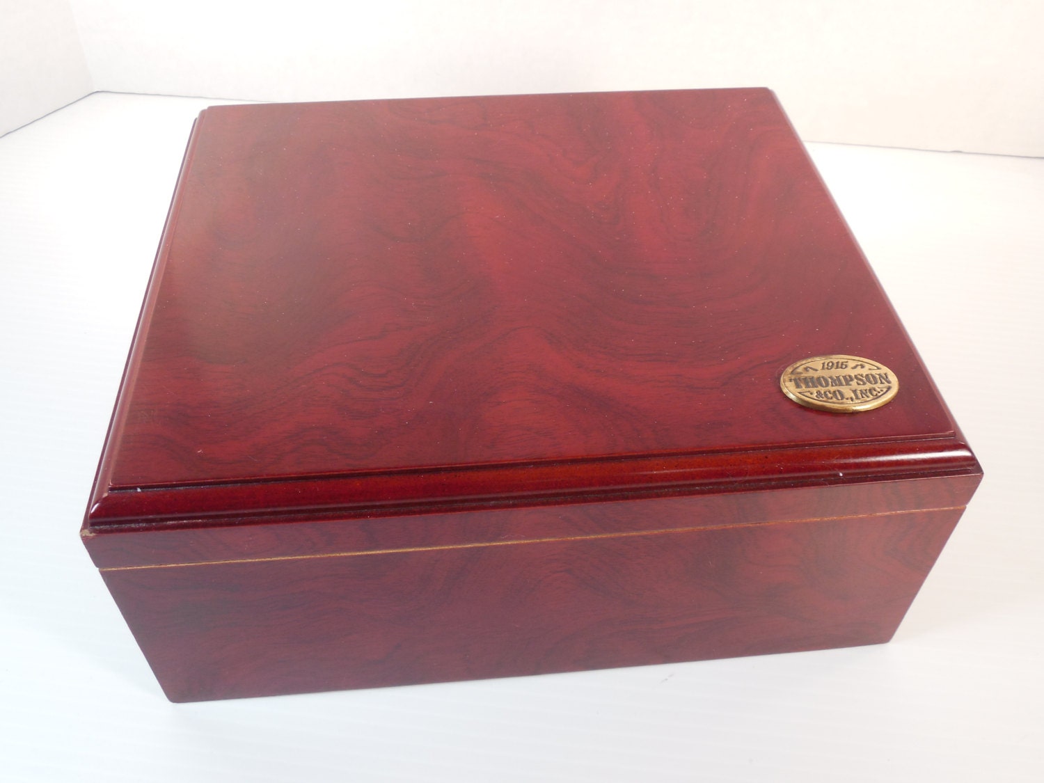Vintage 1915 Thompson & Co Dark Cherry Wood Cigar Humidor Hygrometer 8D7