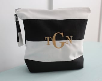 Monogrammed Makeup Bag, Wet Bag, Water-Resistant Bag, Personalized Gift, Bridesmaid Gift, Cosmetic Bag, Swim Suit Bag, Wedding party Gift