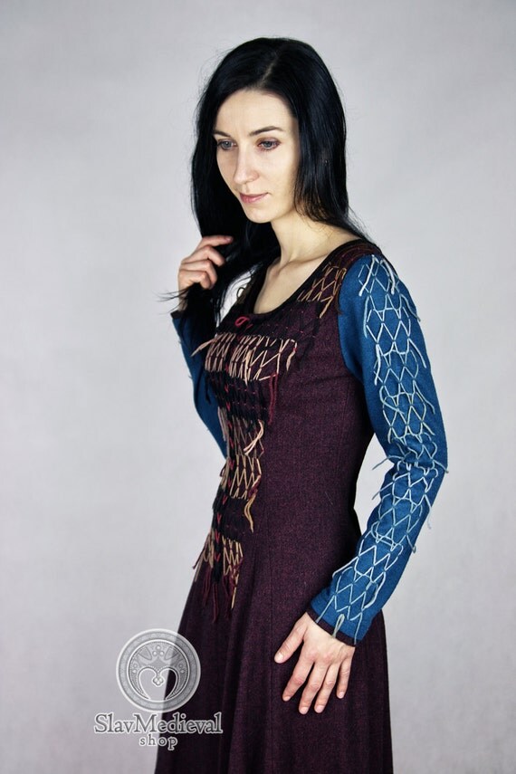 LAGHERTA'S BERRY DRESS the Vikings tv series wool