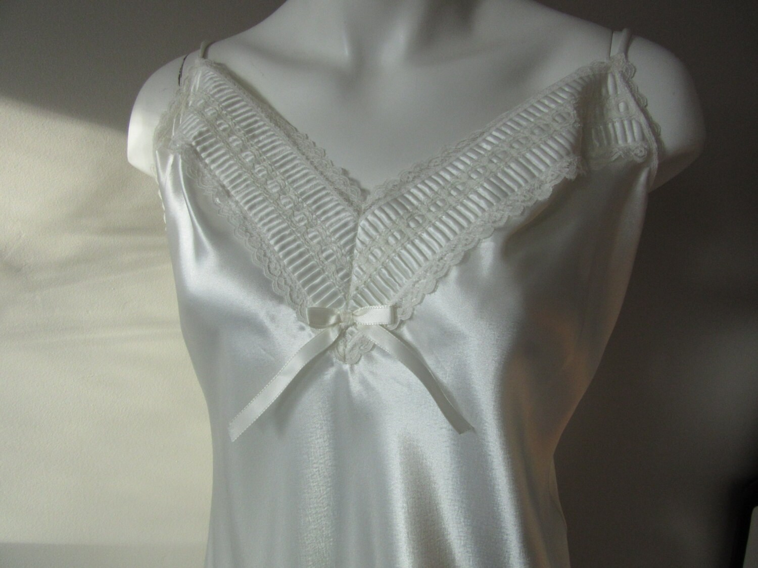 Vintage Lingerie Full Slip / White Satin and Lace / Undercover