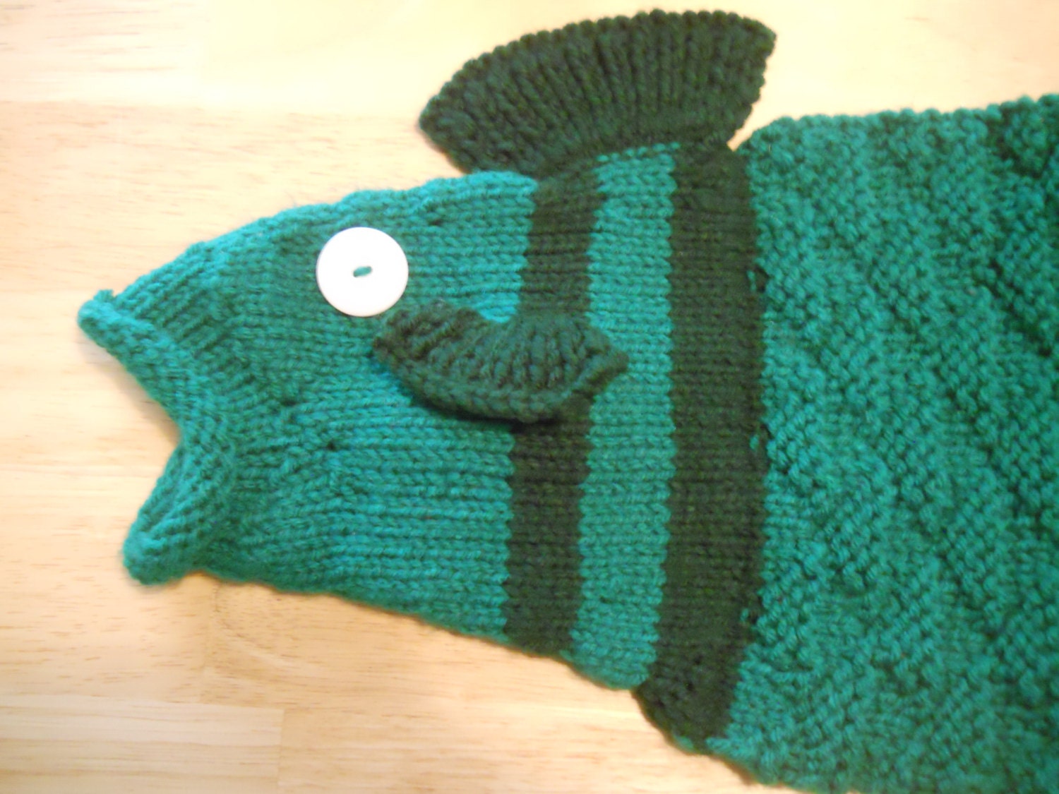 Scarfish a.k.a. Dead Fish Scarf pattern by Thelma Egberts