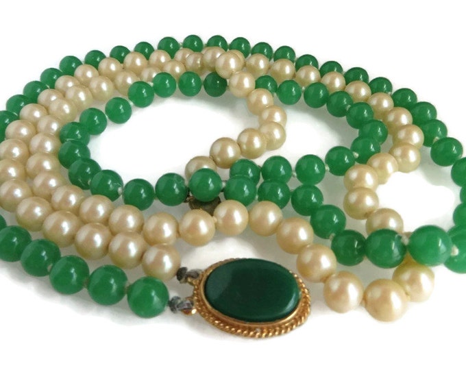 Faux Pearl Green and Cream Vintage Beaded Necklace