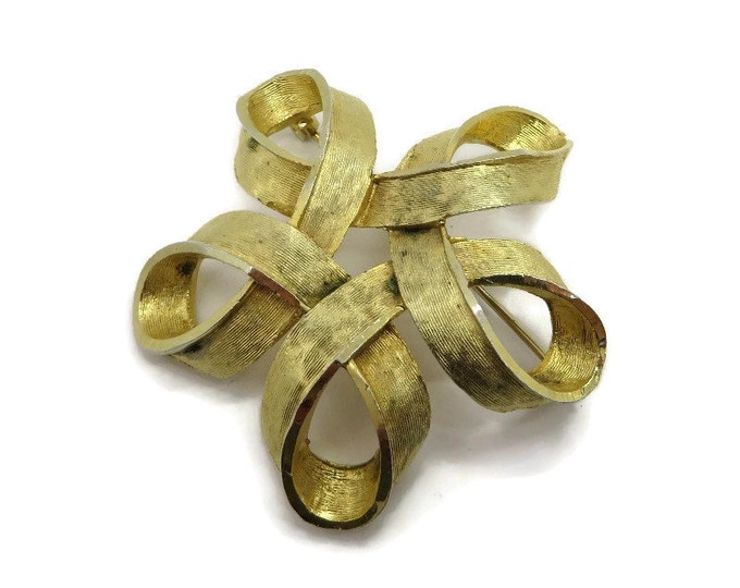 Vintage CAPRI Brooch, Gold Tone Wreath Brooch Pin, Matte Gold Pin, Signed Capri Jewelry