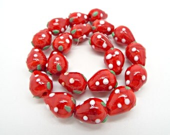 20 Strawberry Beads, Lampwork Glass, Glass Fruit Beads, Glass Strawberries, Lampwork Beads, 16mm Glass Beads, Strawberry Jewelry, UK Seller