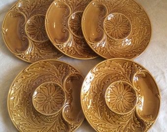 5 French 1950 ' s vintage Gien "barbotine" plates
