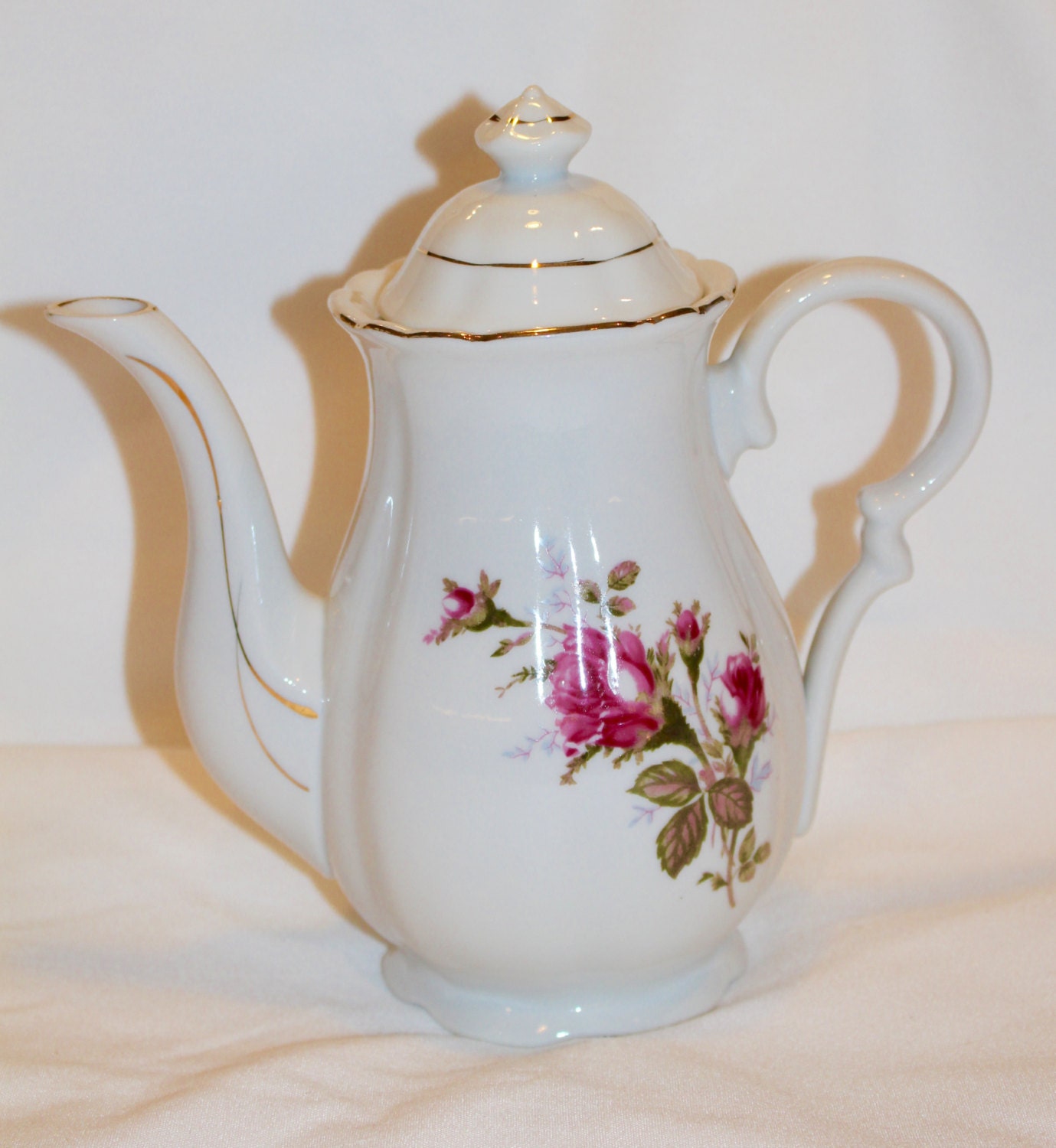 Vintage Moss Rose Teapot 5772