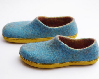 Felted slippers clogs-summer felted shoes-felted wool slippers-woman loafer-turquoise color- yellow suede sole- home shoes