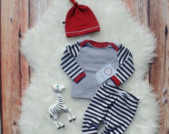 Take home outfit/ Black & white stripes/ Coming home outfit/ Baby boy clothes/ Baby shower gift/ Newborn take home set/ New baby gift