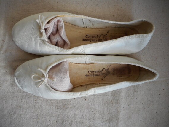 vintage capezio t strap flats