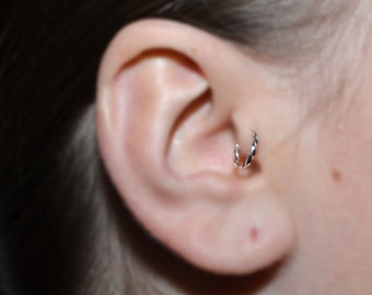 Twisted Silver TRAGUS EARRING 16g / tragus jewelry, nose ring stud, cartilage hoop earring 7mm, forward helix earrings, daith piercing