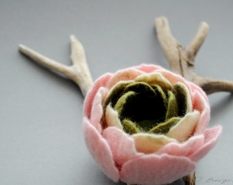 Felt Ranunculus Flower Brooch, Sweet Pink Cream Deep Olive Green Ranunculus Felt Flower Brooch, Floral jewelry, Natural jewelry