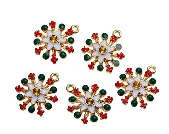 5 RED and GREEN POINSETTIA Flower Christmas Charms or Pendants, Snowflake, Gold Plated with enamel, 7/8", chg0432