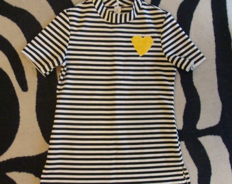 1970's 1960's BLACK and WHITE STRIPED mockneck shirt S