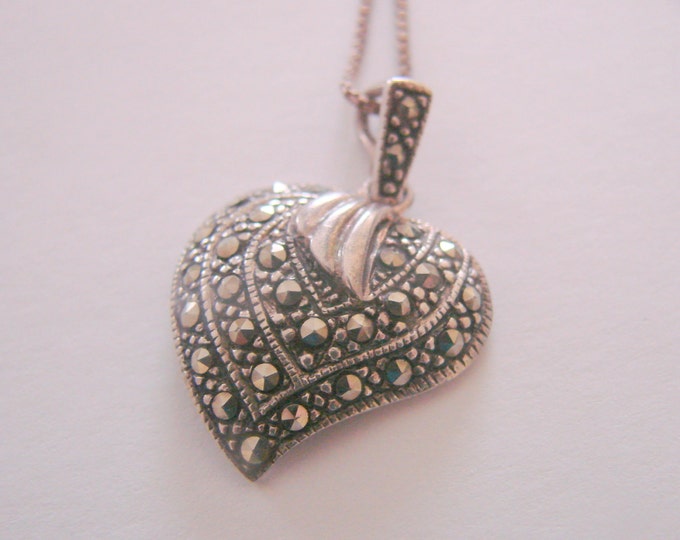 Sterling Marcasite Heart Pendant & Chain / Designer Signed SU / 4.9 Grams / Vintage Jewelry / Jewellery