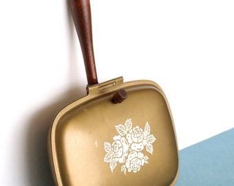 Vintage Gold Metal Warming Pan with Wood Handle and Floral Design, Silent Butler, Crumb Catcher, Ashtray, Bed Warmer, Retro Kitchen Decor
