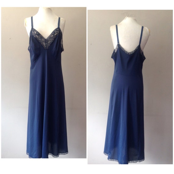 L / Full Slip / Dress / Navy Blue Nylon with Lace / Vintage